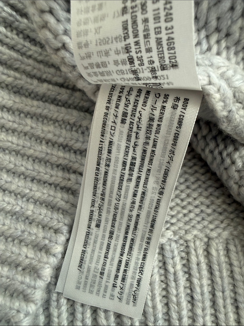 ABERCROMBIE & FITCH
Merino Wool-Blend Contrast V-Neck Sweater Size XL NWT - Picture 6 of 10